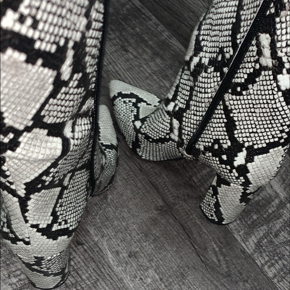 I.N.C International Authentic Snakeskin Boots SOLD - Picture 2 of 8